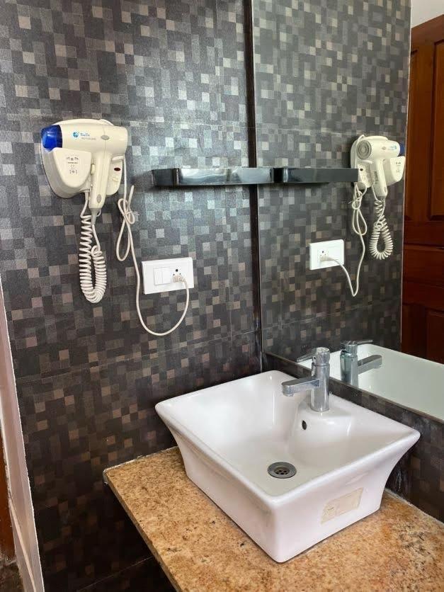 Avi Fortune Suites - Near Bangalore International Airport Ngoại thất bức ảnh