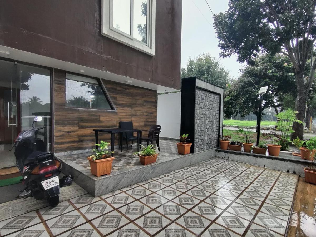 Avi Fortune Suites - Near Bangalore International Airport Ngoại thất bức ảnh